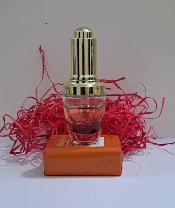 Discover Radiance with Luxova Saffron Face Oil